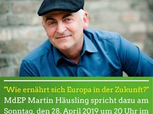 Am 28. April spricht Martin Häusling, MdEP um 20 Uhr im Vilstaler Hof in Rottersdorf bei Landau / Isar zum Thema "Wie ernährt sich Europa in der Zukunft?" Das Bild zeigt den Biobauern Häusling mit dunkler Schirmmütze.