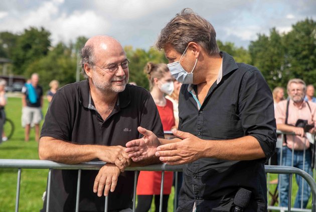 Robert Habeck im Gespräch mit dem ehemaligen Landesvorsitzenden der Grünen Bayern Eike Hallitzky - Foto: Schoyerer