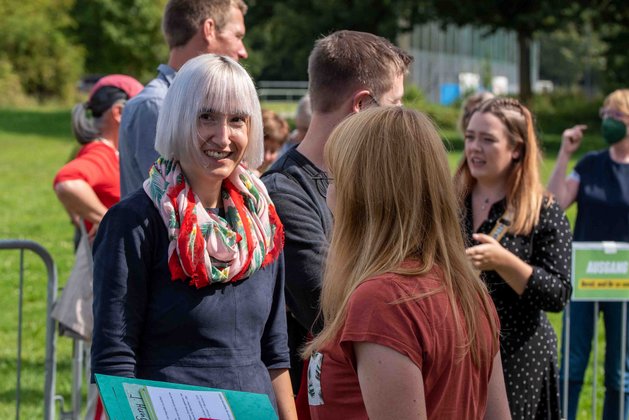 Stefanie Auer - Bundestagsdirektkandidatin für den Wahlkreis 229 Passau im Gespräch mit Marlene Schönberger - Foto: Schoyerer