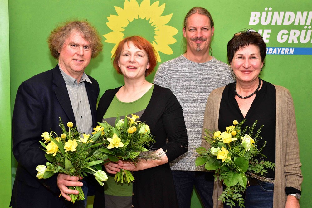 Die vier Spitzenkandidat*innen zur Bezirkstagswahl 2018: Markus Scheuermann, Landshut, Bezirksrat; Mia Goller, Rottal, landwirtsch. Journalistin, Kreisrätin; 'Sascha' Müller, Passau-Ost, Erzieher: Anita Karl, med. Angestellte