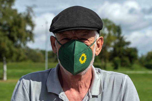 Franz, 'Silbergrüner' Besucher  - Foto: Schoyerer